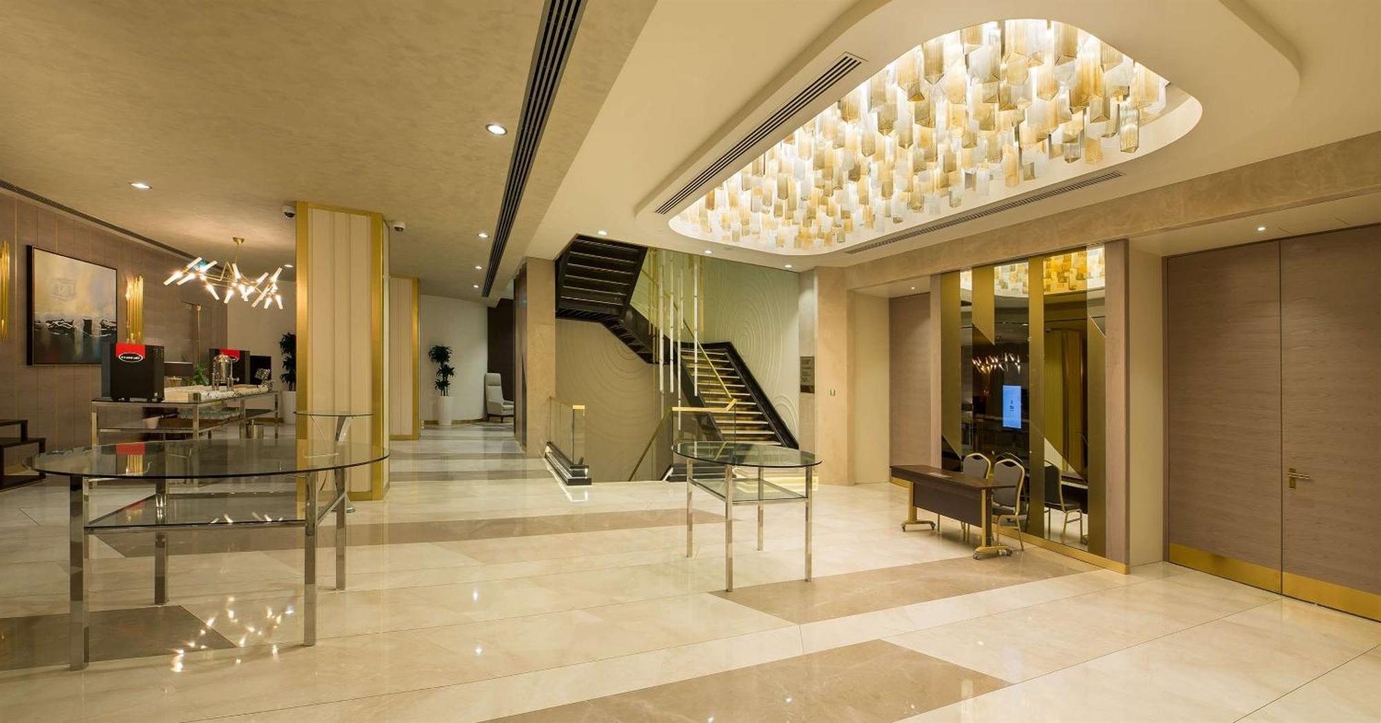 Hilton Istanbul Kozyatagi Hotel Esterno foto